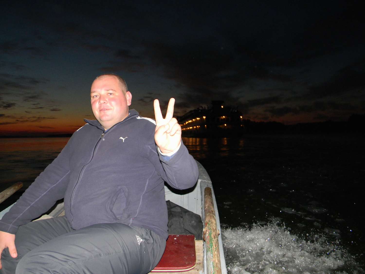077_thumb.jpg